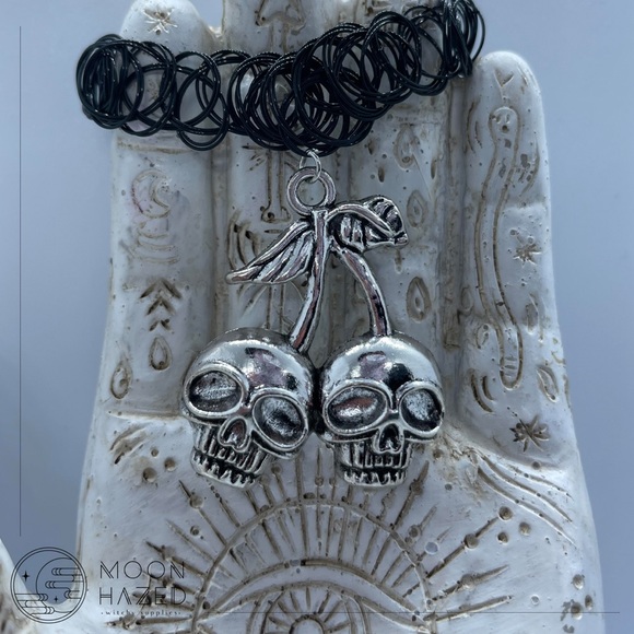 Cherry Skulls Chocker - Picture 2 of 2